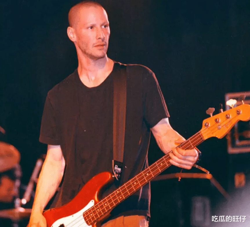 基努·里维斯|奇葩的基努里维斯,单身18年不谈对象,身家过亿却把流浪汉当朋友