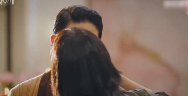 朱丹|顶楼：露娜去世，秀莲强吻朱丹泰，吞下电话卡的千书真太狠了