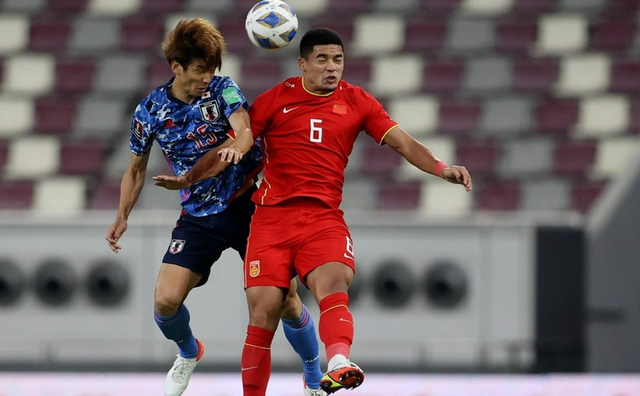 一个人的夜晚|0-1！国足遭遇2连败！张琳芃开场伤退，武磊造杀机，大迫勇也破门