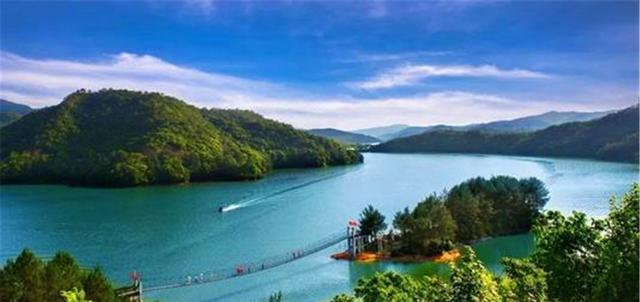 那飘落的枫叶 浙江一座有点“尴尬”的城市，名字很简单，但读对的却不多