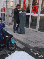 墓室|“我只出差了一周，家里装的新房子就成这样了...”怕不是主墓室吧？