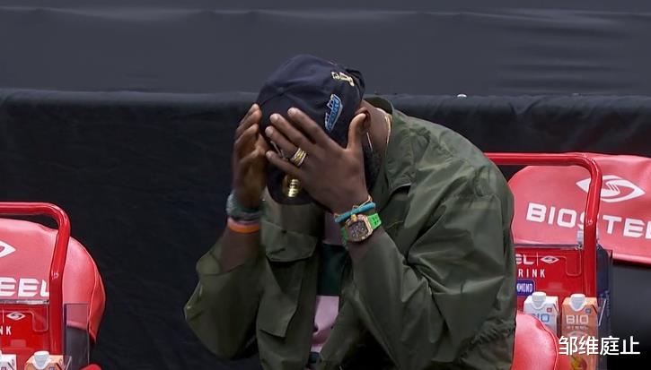 湖人隊(duì)|罕見的三分雨！湖人徹底打瘋了！詹姆斯沖進(jìn)場內(nèi)為隊(duì)友討說法