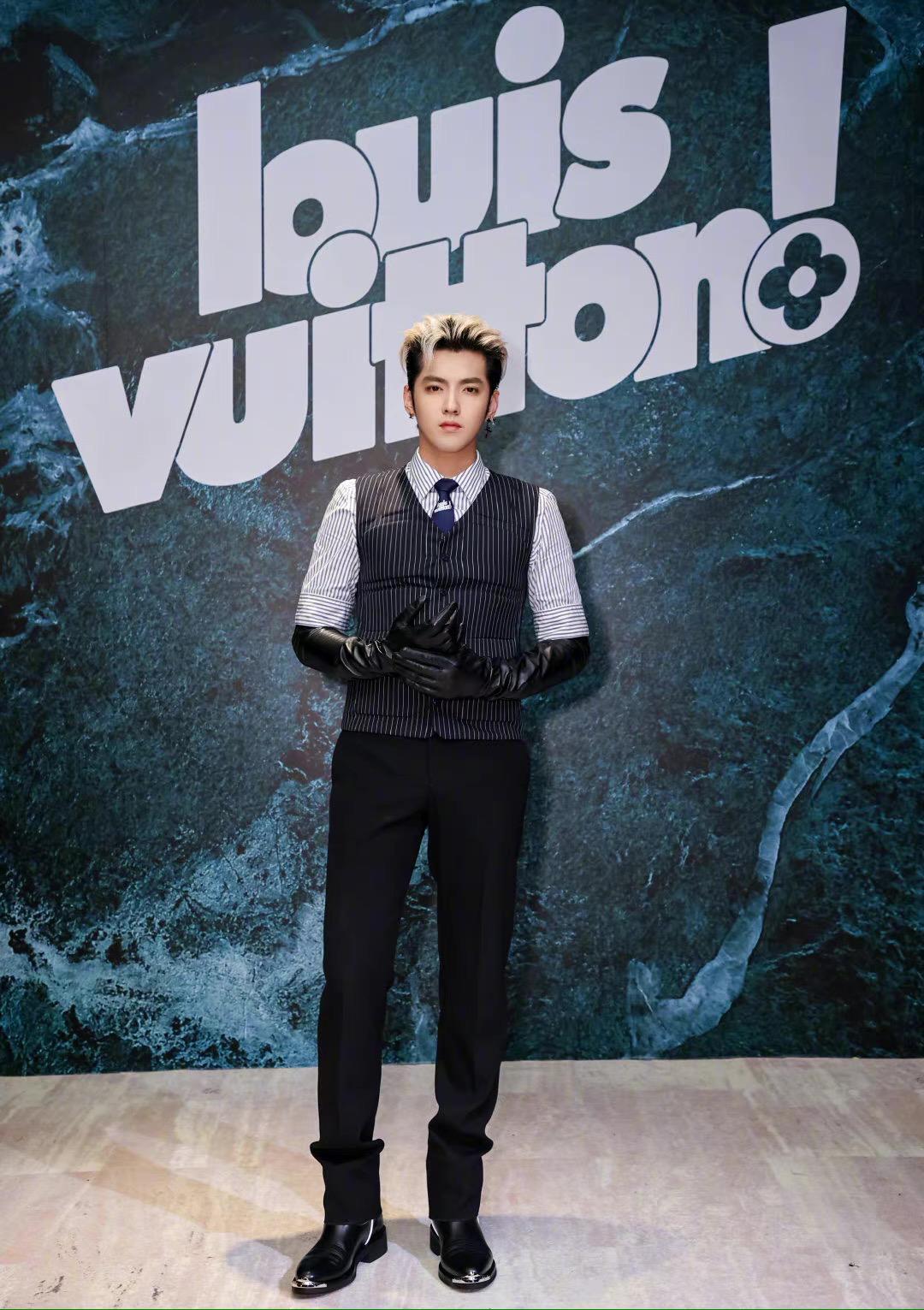 时尚圈的奇葩大喵|吴亦凡的确有副好皮囊，旧照新看依旧养眼无比，难怪少女会迷失！