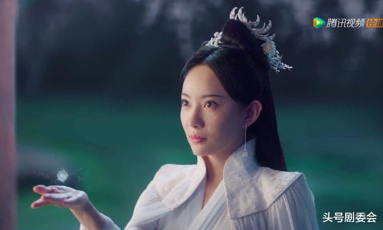 周冬雨|周冬雨新剧开播，我却被这6位美人吸引，其中还有白宇的女朋友