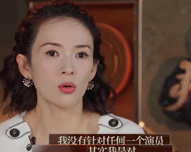 育妈计|章子怡新戏拍摄花絮曝光，片场教5岁小演员演戏，面带微笑态度好