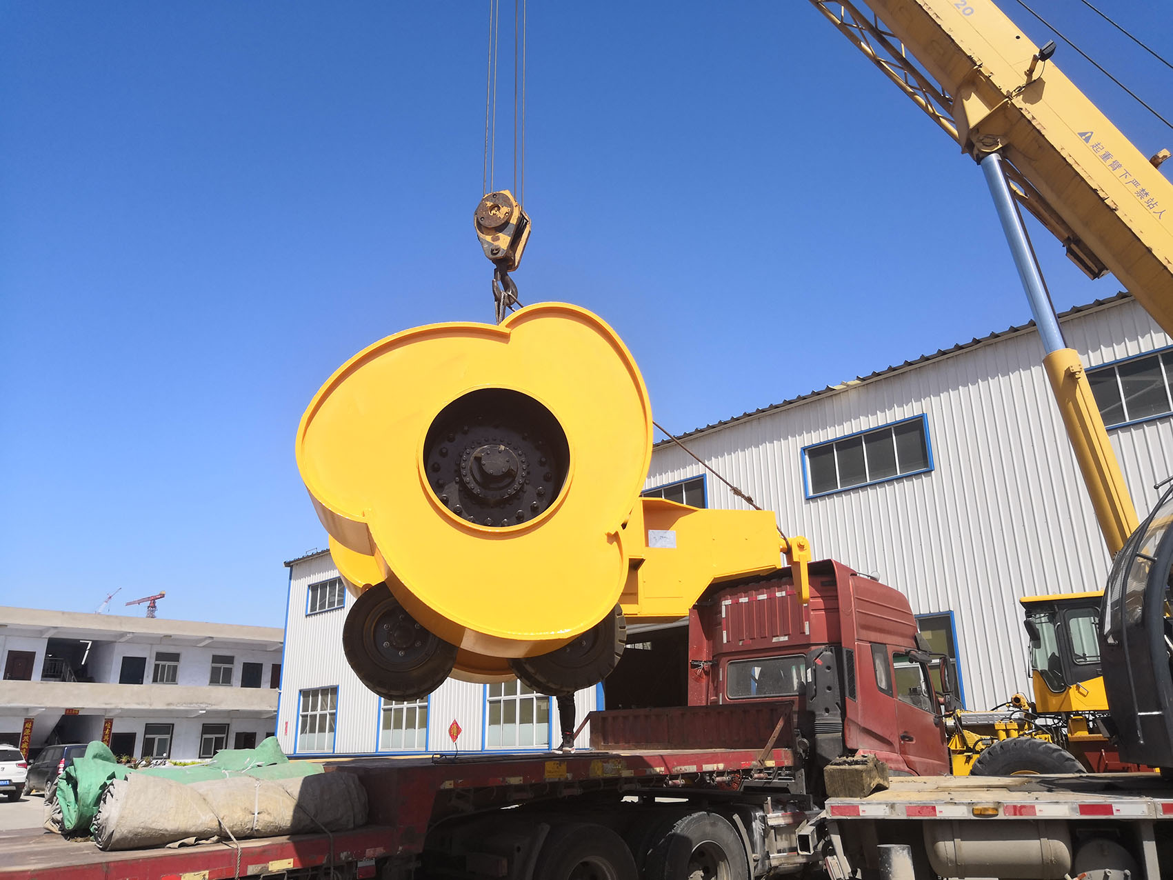 乘风破浪哈威液压夯 工业时代-看冲击碾压机如何将建筑垃圾变废为宝