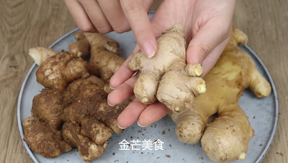 生姜该买哪一种？好多人都买错了，学会这6招，菜贩子看了都点赞