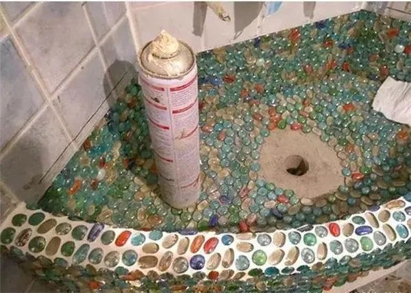 装修时尚家|老公执意在卫生间弄这样的洗手台，弄完之后效果不忍直视！