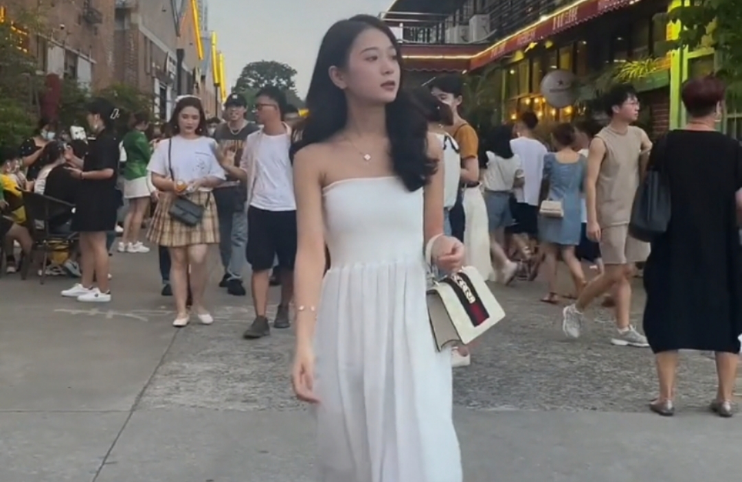 宋佳|曾经的网红熊,如今的美女总裁,身价78亿的张曼如现状如何