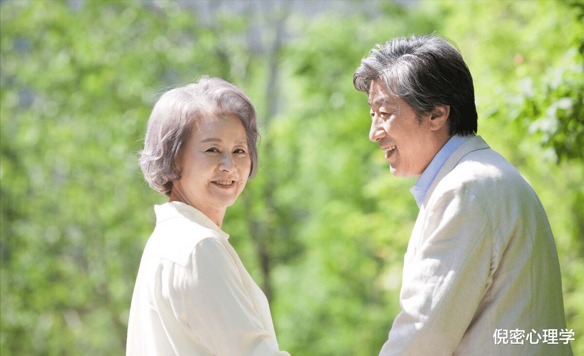 倪密心理学 77岁大爷：养老不靠子女不去养老院，做到这3点，老了也能过得好