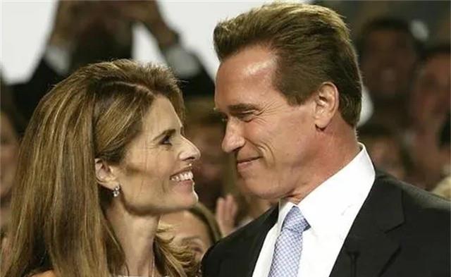 华灯初上|施瓦辛格回忆与女佣家中偷情：妻儿出门后，在客房发生关系