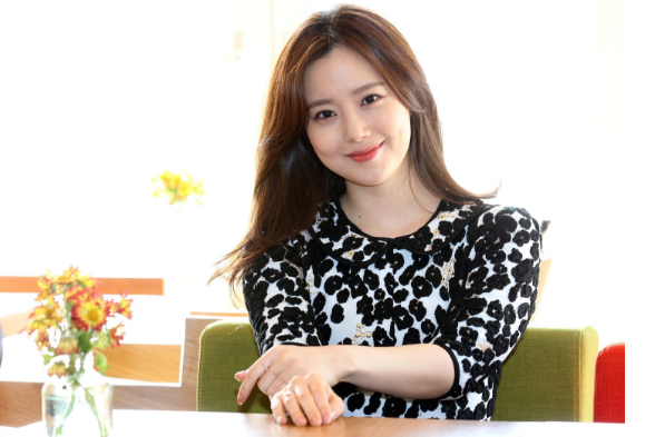 文彩元|“绯闻绝缘体”文彩元，从艺术家转行当演员，多才多艺圈中清流