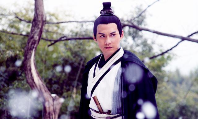 严屹宽|严屹宽翻车事件告诉我们：哪怕你是古装男神，也有坐吃山空的一天