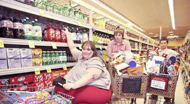 发型|美国女子苏珊娜：体重1450斤，嫁高富帅博士，生2娃被宠溺万千