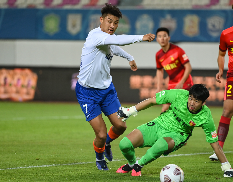 鄧涵文|泰山隊3大主力缺席合練，爭冠戰(zhàn)裁判安排出爐，贏球就奪冠別輕敵