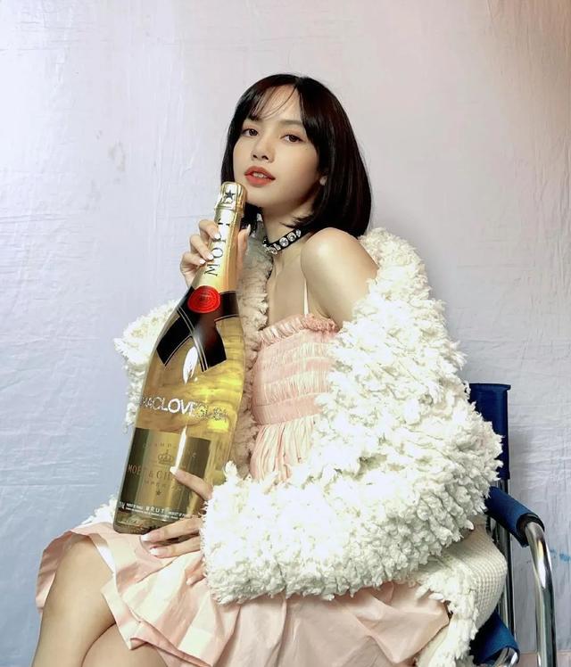美容师 2022年，女明星们能实现短发自由吗？