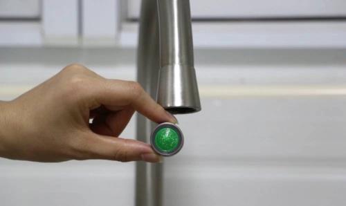 厨房里躲不开的6个卫生死角，平时经常忽略，年底大扫除记得清理