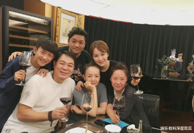 教育为本|杨紫29岁生日，张一山暧昧表白“爱你如初雪”，文案满含深意