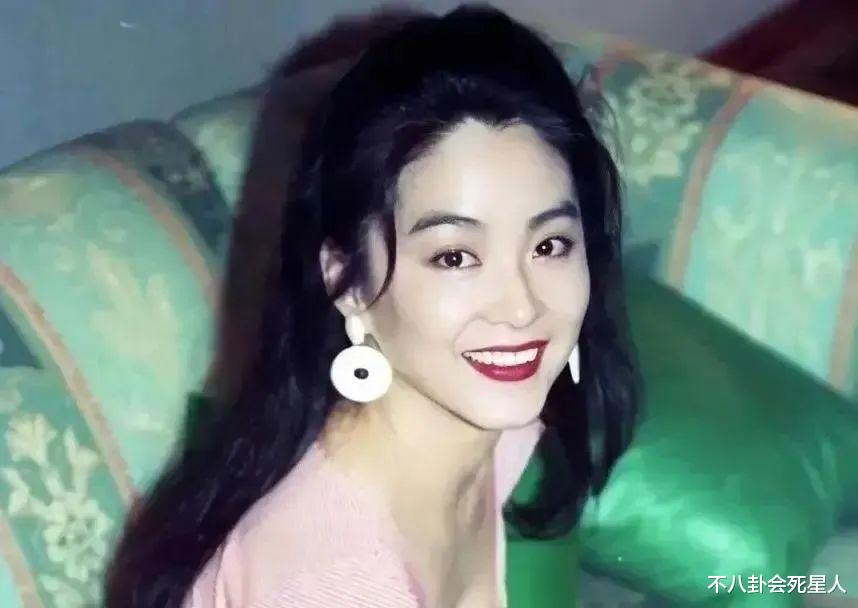 邱淑贞|10位自然衰老的中老年女星，皮肤松弛满面皱纹，但比整容脸舒服