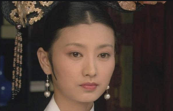沈眉庄|甄嬛传：难怪眉庄初次“破身”时，并不害羞，你看她母亲啥出身？