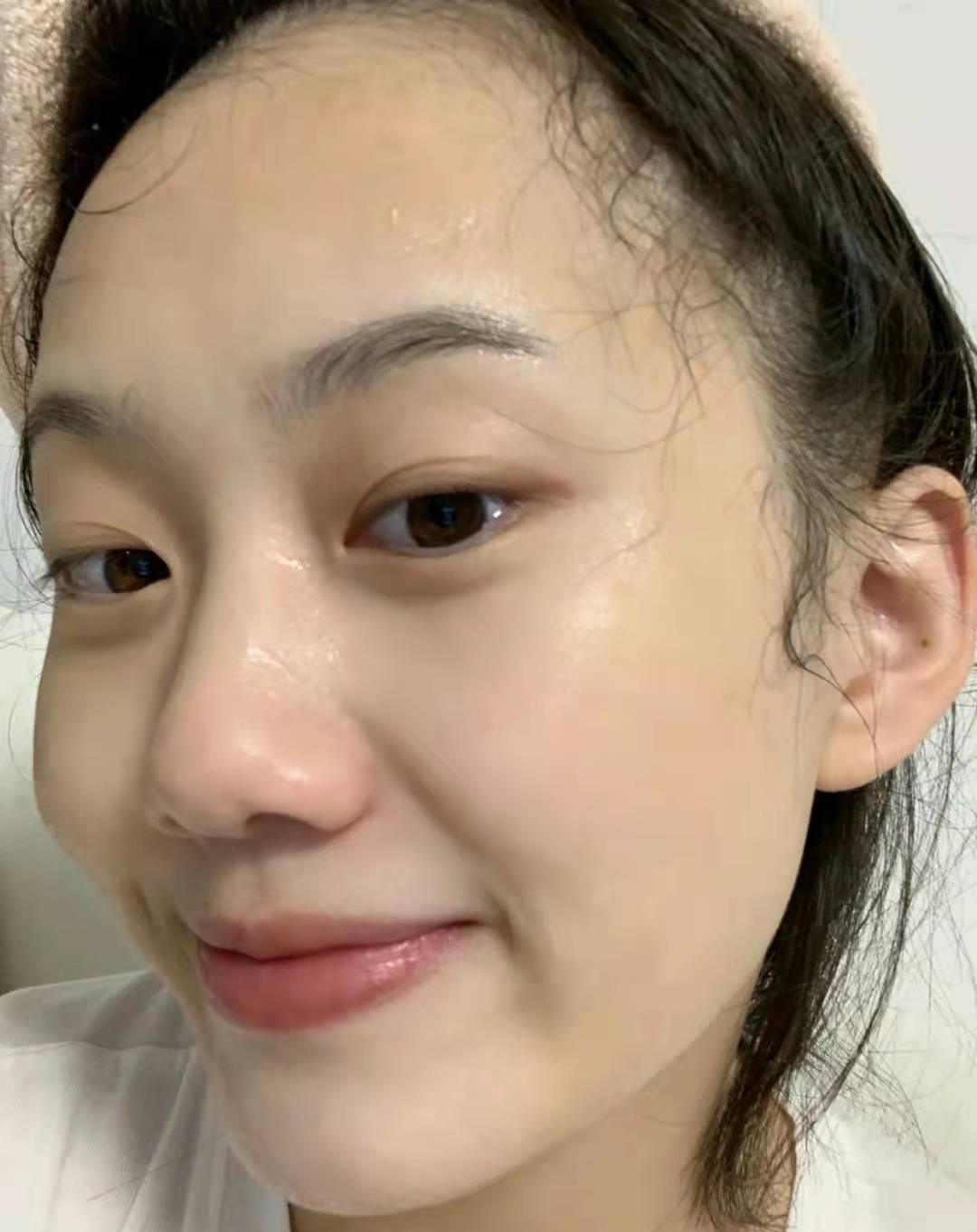 面膜 精致女人梳妆台上必备的10样东西，你占几种？