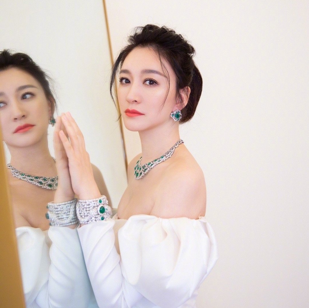 李小冉|44岁的李小冉身材太好引人注意，这轮出场有多少人记得？