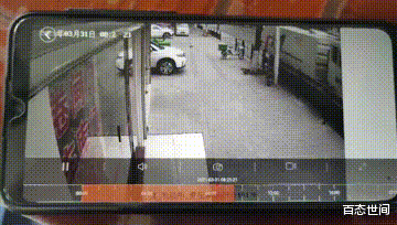 百态世间 广州两的哥斗气飙车追逐，同时追尾市政清扫车，疑似因抢客引发