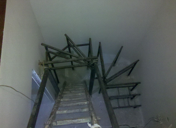 老公只不过给农村老房加了个钢制楼梯,竟引得全村人来围观!