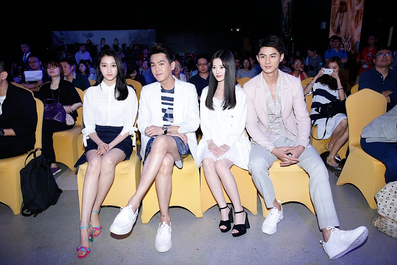 BiuVogue|淡妆的\＂四千年美女\＂鞠婧祎，到底有多美，和关晓彤差不多美