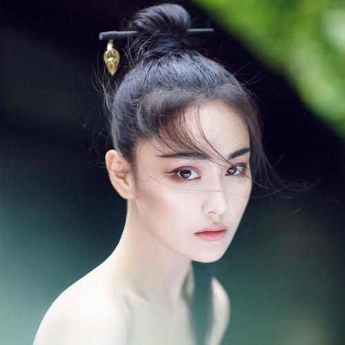 张馨予|张馨予的老公何捷，到底有多厉害？网友：难怪那么多黑料还能翻红