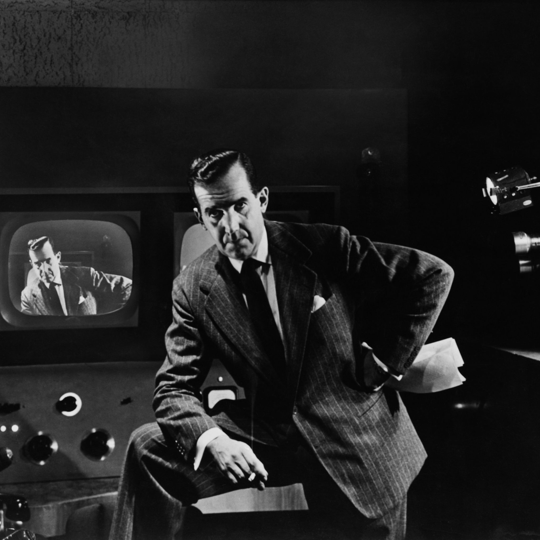 夸父逐星空|私人飞机高空惊险遭遇3马赫UFO,编队9艘飞碟飞跃华盛顿雪山!