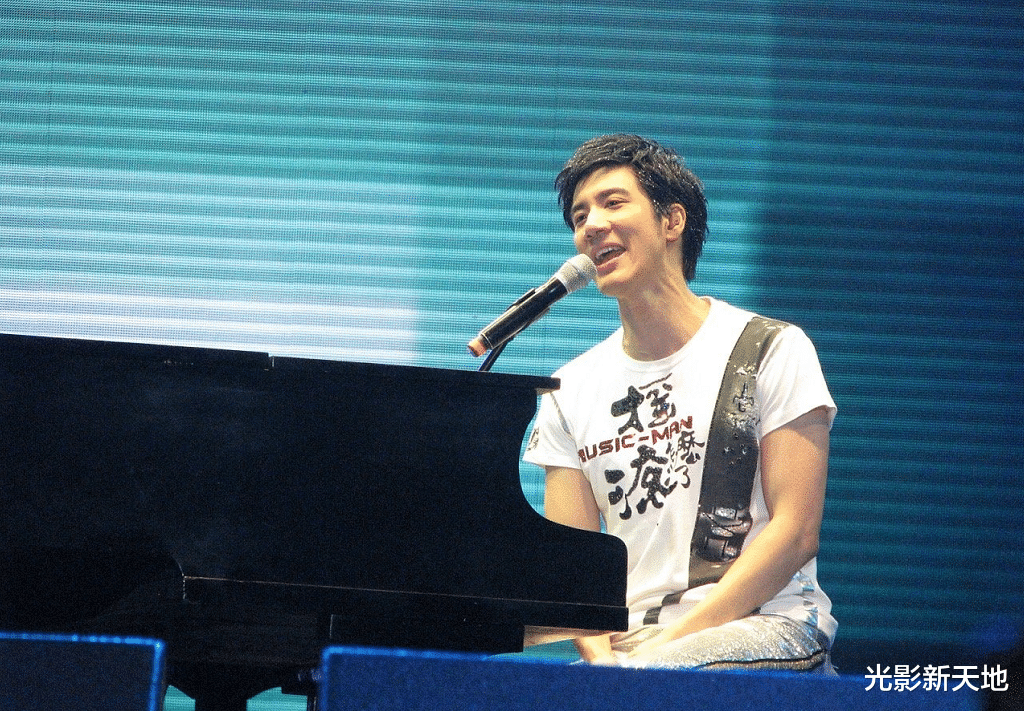 李靓蕾|李靓蕾长文的三点隐藏信息：暗示王力宏性取向，自己独自抚养孩子