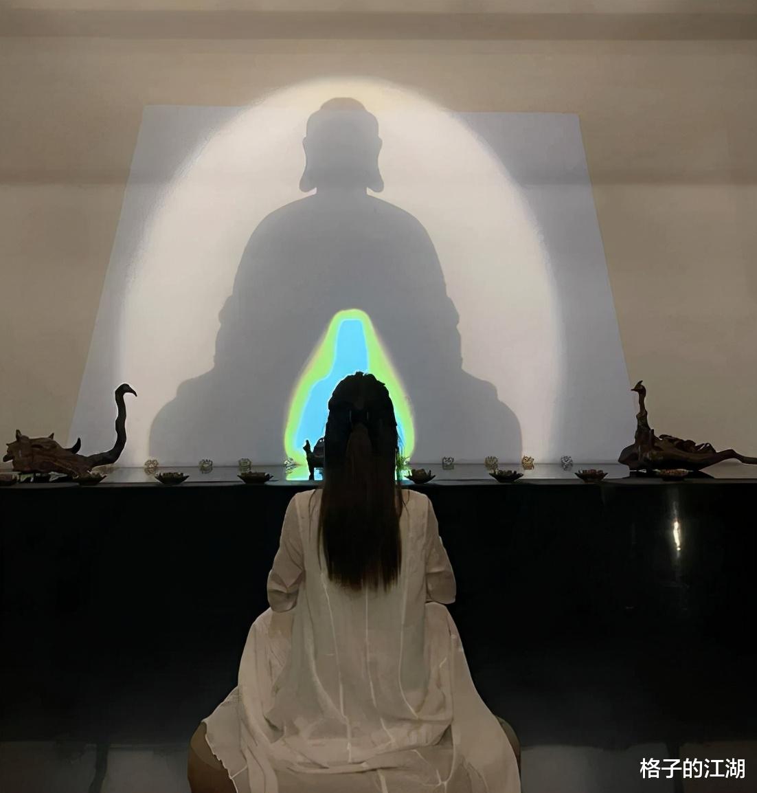 带货 “佛媛”遭封杀后，“病媛”被迫全网刷屏：醒醒吧，我们都被骗了