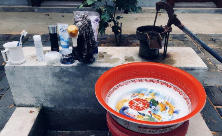 李亚鹏|参观李亚鹏和李嫣住的豪宅,户外全是森林树木,仿佛住在世外桃源