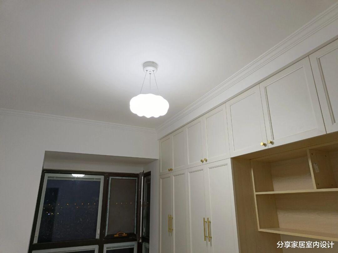 她家面积不大，装修不豪华，但全屋效果温馨又舒适，太幸福啦！