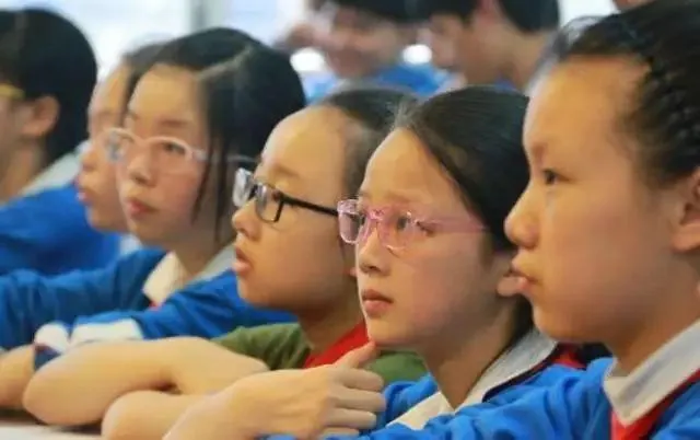 电子产品|学习平板护眼很重要！该怎么选？
