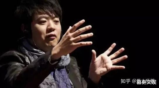 吉娜·爱丽丝|郎朗吉娜孩子出生，照片曝光遭网友吐槽：完了，这小肉手估计不适合弹钢琴