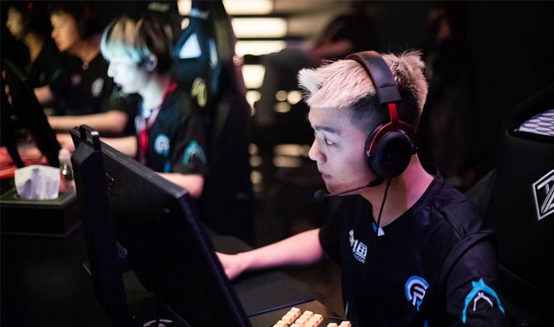 pero|春之龙帝觉醒,PeRo双龙出海锁定决赛名额,韩小龙单人8个淘汰