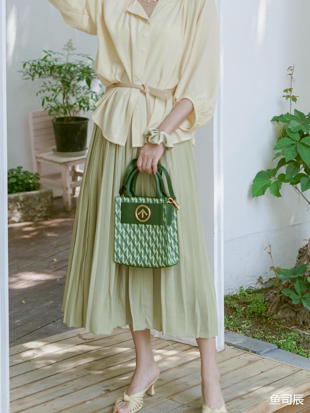 鱼司辰|想要穿出温柔的通勤风，跟着这样穿就对了！