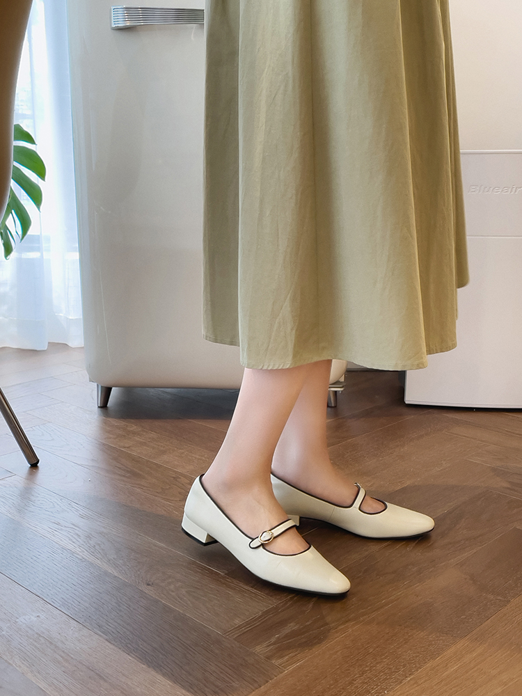 何有强|女神博主绿色衣服单品穿搭，居然能搭配得那么好看，优雅又显白