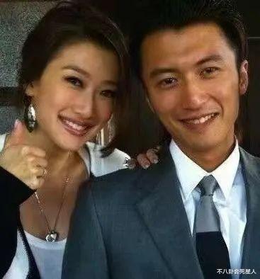 |妈妈美女儿丑，10对明星母女颜值差距大，全因爸爸基因拖后腿