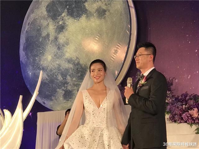 |郎平看“大外孙”！魏秋月和郎平同框有母女相，儿子也超像郎外婆