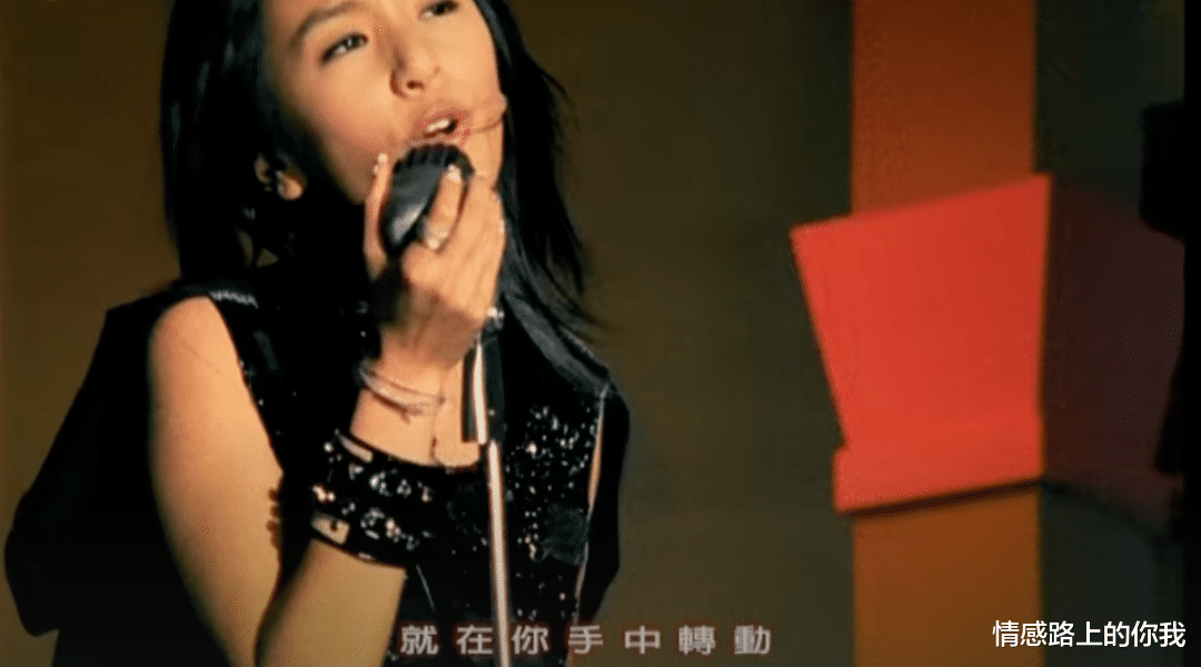 姚笛|国产爱情的崩坏，从没人当“舔狗”开始