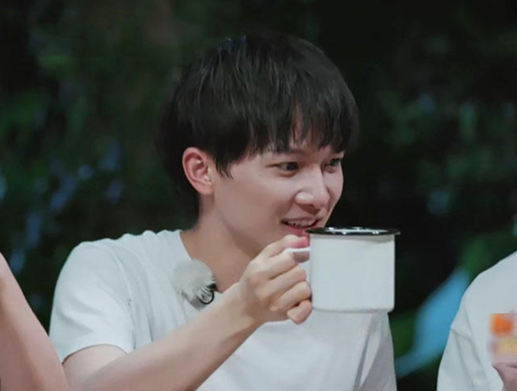 周深|同一天，周深两档综艺节目同时曝光，都是某平台的重大项目