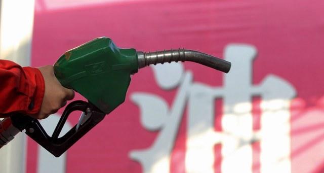油價調整消息：今天3月25日，全國加油站柴油；92、95汽油新售價-圖2