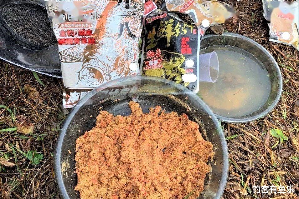|初冬野钓鲫鱼如何抓住觅食高峰期？冬季钓鱼怎样使用九一八鱼饵？