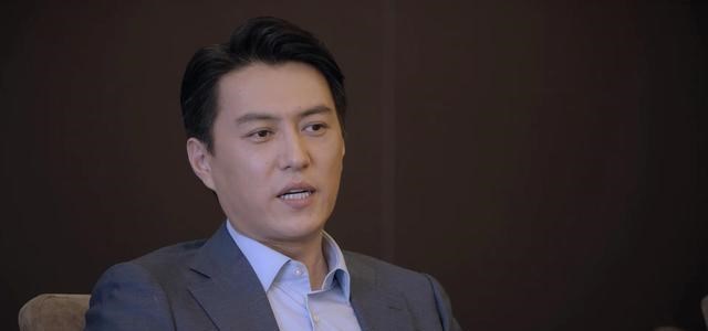 阿娇|突围：出场看像个青铜，结果却是个王者，靳东这次隐藏得有点深