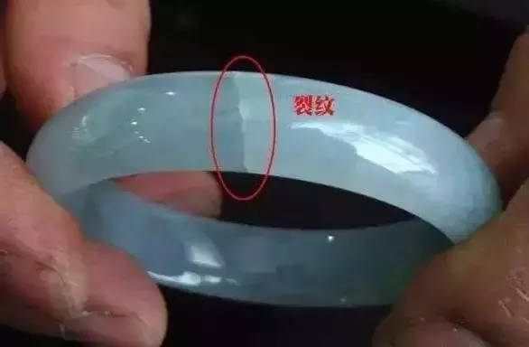 翡翠|翡翠的「净度」有多重要？直接跟价值挂钩！