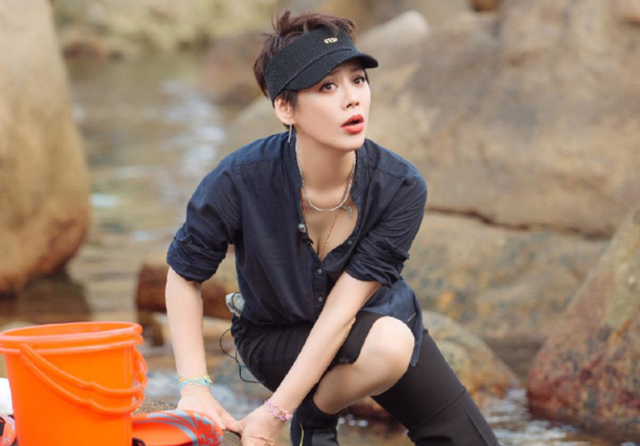 运动|宁静已经49岁了，但体重常年保持在45公斤，坦言减肥做到2点即可