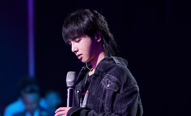 华晨宇|华晨宇张碧晨始末，娱乐圈后续猛料不断，大众调侃2021年吃瓜元年